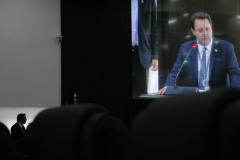 O Governador Carlos Massa Ratinho Junior recebeu, na noite desta terça-feira (10), o diploma e a Medalha de Distinção Judiciária, do Tribunal de Justiça do Paraná. A horaria foi entregue pelo atual presidente, desembargador Adalberto Jorge Xisto Pereira e pelo presidente eleito desembargador José Laurindo de Souza Netto, em uma sessão solene na sede do Tribunal. Foto: Jonathan Campos/AEN