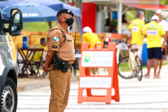 A estratégia de presença ostensiva e maciça da Polícia Militar nas ruas resultou na redução dos principais índices criminais durante os 15 primeiros dias do Verão Consciente 2020/2021 no Litoral.   -  Foto: Divulgação PMPR