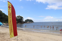 O Corpo de Bombeiros divulgou nesta quarta-feira (20/01) o balanço de atividades e ocorrências atendidas nos primeiros 30 dias de verão no Litoral do estado (do dia 19 de dezembro até o dia 18 de janeiro). O comparativo com o mesmo período da temporada anterior mostra que os afogamentos tiveram queda de 11% (de 569 foi para 506), e houve o dobro de óbitos (de 03 foi para 06). O balanço mostra ainda que as mortes por afogamento ocorreram em áreas não protegidas por guarda-vidas.  Foto:SESP