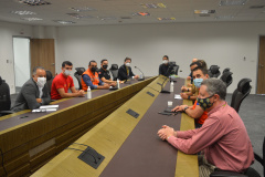 A preparação e translado dos 19 corpos das vítimas do acidente ocorrido segunda-feira (25) na BR-376, em Guaratuba, no Litoral do Paraná, foi um dos assuntos discutidos em reunião entre representantes dos governos do Paraná e do Pará, realizada terça-feira (26), em Curitiba.  Curitiba, 26/01/2021  -  Foto: Divulgação Secretaria Segurança Pública do Paraná/SESP