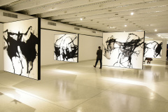A mostra “O que é Original?”, do artista paranaense Marcelo Conrado, realizada pelo Museu Oscar Niemeyer (MON) em 2019, é finalista do IF Design Award 2021, considerado o prêmio máximo e um dos principais selos de excelência em design do mundo.  -  .Foto: Kraw Penas/SEEC