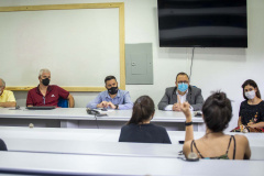 Assunto foi tema de uma reunião entre dirigentes da Universidade e representantes dos estudantes, que reivindicam o retorno às atividades presenciais.
Foto: UEM