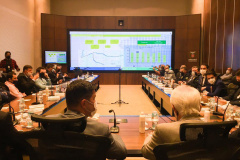 Deputados, prefeitos e lideranças do Sudoeste participaram de reunião sobre a revitalização da PRC-280 e a inclusão da rodovia no pacote de concessões do Governo Federal. O encontro contou com o vice-governador Darci Piana, o chefe da Casa Civil, Guto Silva; o secretário estadual de Infraestrutura e Logística, Sandro Alex, e o diretor-geral do DER-PR, Fernando Furiatti.  Foto: Guilherme Flores