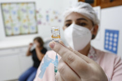 Segunda dose da Coronavac começa ser aplicada no Paraná. Foto: Jonathan Campos/AEN