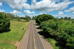 Análise e resultado final foram publicados pelo DER/PR, que também habilitou outros quatro participantes da licitação. Devem ser atendidos 20 segmentos da PR-323, no trecho entre Doutor Camargo e Iporã. Foto: Alessandro Vieira
