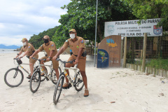 Comerciantes e turistas aprovam policiamento preventivo na Ilha do Mel  -  Curitiba, 24/02/2021  -  Foto: Divulgação PMPR