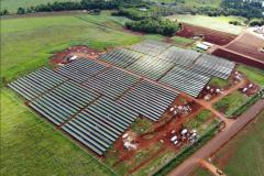 A Copel colocou em operação hoje, dia 1º, as três primeiras unidades geradoras da Usina Solar Fotovoltaica Bandeirantes, construída no norte do Paraná. Inicialmente a usina vai funcionar com 3 MWp (megawatt-pico, unidade de potência de energia fotovoltaica). - Curitiba, 01/03/2021  -  Foto: Divulgação Copel