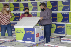 Paraná recebe mais 146,8 mil doses de vacinas contra Covid-19. O novo lote é da CovonaVac, desenvolvida pela Sinovac em parceria com o Instituto Butantan, e faz parte de uma nova remessa de 1,9 milhão de doses encaminhadas pela entidade paulista ao governo federal. - Curitiba, 03/02/2021  -  Foto: Gilson Abreu/AEN 
