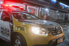 No quarto dia de fiscalização mais intensa para coibir as aglomerações no Paraná, as forças policiais do Estado dispersaram 96 aglomerações nesta terça-feira (2). De acordo com o balanço da Secretaria de Estado da Segurança Pública, 538 estabelecimentos foram fiscalizados, dos quais 48 acabaram interditados e 13 foram multados.  -  Curitiba, 03/03/2021  -  Foto: Divulgação SESP-PR