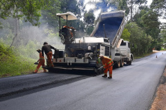 O Departamento de Estradas de Rodagem do Paraná (DER/PR) está realizando melhorias na PRC-487, trecho estadual da Estrada Boiadeira, e na PR-522, rodovias que ligam o município de Ivaí à BR-373, na região dos Campos Gerais. -  Curitiba, 11/03/2021  -  Foto_ Divulgação DER-PR