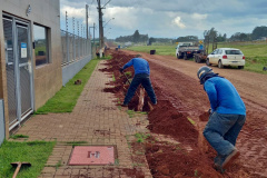 A Sanepar deve concluir, na próxima semana, a obra de interligação de uma rede de grande diâmetro, chamada anel, que irá incrementar em 38% a produção de água atual de Sabáudia, prejudicada pela estiagem prolongada.Foto: Sanepar