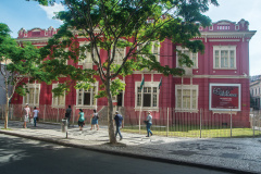 Neste mês de março, o Museu de Arte Contemporânea do Paraná completa 51 anos de existência. É mais de meio século de história como espaço de formação para artistas e críticos; como aliado no ensino das artes para professores e alunos; e como espaço diverso, inclusivo e plural de acesso à arte para o grande público.  - Foto: Nego Miranda