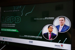 A Controladoria-Geral do Estado (CGE) programou uma série de seminários online para esclarecer servidores estaduais sobre a Lei Geral de Proteção de Dados ? LGPD. Nesta quarta-feira (31) será abordado o decreto 6.474/2020, que regulamenta a lei, com a participação do controlador-geral do Estado, Raul Siqueira, e Diogo Rodrigues, procurador do Estado do Paraná. -  Curitiba, 31/03/2021  -  Foto: Geraldo Bubniak/AEN
