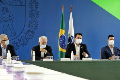 As pequenas e microempresas paranaenses dos segmentos mais afetados pela pandemia receberão um auxílio emergencial do Governo do Estado. O anúncio foi feito na manhã desta terça-feira (6) pelo governador Carlos Massa Ratinho Junior em um encontro com deputados estaduais, chefes de outros Poderes e representantes do setor produtivo.  Foto:Gilson Abreu/AEN