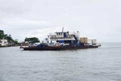 Começa nesta quarta-feira (07) a nova concessão para explorar a infraestrutura e o transporte aquaviário de veículos e passageiros na travessia da Baía de Guaratuba, serviço conhecido como o Ferry-boat de Guaratuba, no Litoral. -  Foto: Divulgação DER