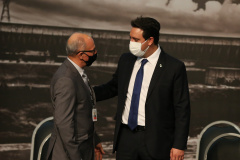 O governador Carlos Massa Ratinho Junior acompanha o  presidente Jair Bolsonaro nesta quarta-feira (7),   na transmissao de cargo do  diretor-geral brasileiro da Itaipu Binacional, o general João Francisco Ferreira .  07/04/2021 - Foto: Geraldo Bubniak/AEN