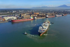 O Porto de Paranaguá é um dos principais atores dentro do projeto da Nova Ferroeste. 
É no terminal marítimo que vai desembocar a maior parte da produção que passará pelo ramal ferroviário de 1.285 quilômetros, idealizado para ter ponto inicial em Maracaju, no Mato Grosso do Su -  Foto: Arquivo AEN