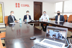 A Copel firmou um convênio de cooperação técnica com a ANDE, empresa de energia do Paraguai, para trocar experiências e conhecimento nas áreas de distribuição, geração, comercialização e transmissão de energia. O acordo foi assinado na manhã desta segunda-feira (12), em reunião virtual realizada com diretores das duas empresas.  Foto: Valdenir Daniel Cavalheiro