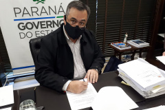 O Governo do Estado vai repassar mais de R$ 9,9 milhões para pagamentos de UTI’s e enfermarias exclusivas Covid-19 até esta sexta-feira (15). Os valores são referentes a diárias de leitos para unidades do plano de atendimento à doença.  -  Curitiba, 15/04/2021  -  Foto: Américo Antonio/SESA