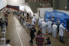 Paraná aplicou mais de meio milhão de vacinas na campanha De Domingo a Domingo  -  Foto: Jonathan Campos/AEN