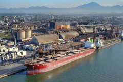 Além do arrendamento de três áreas para movimentação de granéis sólidos (PAR9, PAR14 e PAR15), o PPI aprovou o estudo da concessão do canal de acesso ao Porto de Paranaguá. Leilões vão acontecer entre 2022 e 2023.