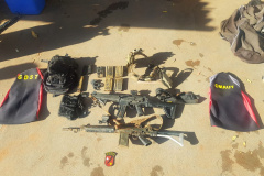 Dois fuzis, carregadores e munições de policiais militares foram localizados por bombeiros militares do Grupo de Operações de Socorro Tático (GOST) do Corpo de Bombeiro do Paraná, nesta sexta-feira (29/04), durante a Operação Remanso. A ação de busca aquática, que já dura 16 dias, conta com apoio de unidades da PMPR e possibilitou a localização do armamento no Rio Paraná, em Alto Paraíso, no Noroeste do estado.  Curitiba, 01/05/2021  -  Foto: SESP/PR