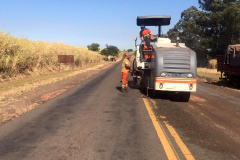 O Governo do Estado iniciou nesta segunda-feira (10) as obras de conservação da PR-463, rodovia que faz a ligação do Noroeste paranaense com o Interior de São Paulo