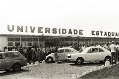 Nesta data (11), a Universidade Estadual de Maringá (UEM) completa 45 anos de reconhecimento, dado por meio do Decreto Federal 77.583 de 11 de maio de 1976. Outras datas importantes são: 6 de novembro de 1969, quando a Lei Estadual 6.034 criou a universidade, que está com 51 anos e meio de uma grande história; e 28 de janeiro de 1970, momento em que a fundação de direito público da UEM foi criada pelo Decreto Estadual 18.109.  -  Foto: UEM