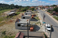 Técnicos da Cohapar e da Prefeitura de Rio Azul vistoriaram nesta quinta-feira (20) um terreno que poderá ser usado para a construção de novas casas populares na cidade, na região Centro-Sul do Paraná. O objetivo dos órgãos é ampliar os investimentos em habitação para o município, que já possui outros dois projetos em andamento e somam R$ 6,7 milhões de investimentos públicos para atendimento da população. (Foto: Alessandro Vieira / AEN)