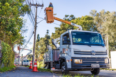 A Copel e a Sanepar atuaram no fim de semana para restabelecer as redes de energia e sistemas de abastecimento de água atingidos pelo temporal de sexta-feira e madrugada de sábado (21 e 22). Segundo a Copel, a ocorrência deixou, alternadamente, 492 mil clientes da Copel sem energia. As regiões mais atingidas foram o Oeste, Centro-Sul e Leste.  -  Curitiba, 24/05/2021  -  Foto: Copel