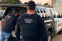A Polícia Civil do Paraná (PCPR) prendeu o suspeito de três latrocínios contra homossexuais ocorridos entre os dias 16 de abril e 4 de maio deste ano, em Curitiba, no Paraná, e em Abelardo Luz, no estado de Santa Catarina (SC). A captura aconteceu neste sábado (29), no bairro Capão Raso, em Curitiba.  -  Curitiba, 29/05/2021  -  Foto: Polícia Civil do Paraná/SESP-PR