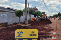 As obras de implantação do sistema de coleta e tratamento do esgoto de Santa Tereza do Oeste começam a mudar o cenário da cidade. - Foto: Sanepar