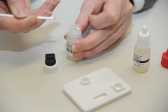 Testes rápidos para a detecção do HIV.-  Foto: Venilton KUchler/Arquivo AEN