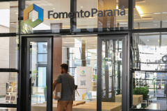 Fomento Paraná atinge a marca de 50 mil clientes ativos.  Foto: Geraldo Bubniak/AEN