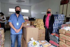 Nesta sexta-feira (11), famílias de Ponta Grossa começaram a receber os alimentos que foram doados na ação de distribuição de mudas nativas frutíferas promovida pelo Escritório Regional do Instituto Água e Terra (IAT) de Ponta Grossa.  -  Curitiba, 11/06/2021  -   Foto: SEDEST