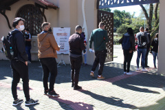 Candidatos de vários estados do Brasil estiveram em Curitiba e outros 27 municípios do Paraná, neste domingo (13/06), para prestar o concurso da Polícia Militar do Paraná (PMPR), o qual oferta duas mil vagas para policiais militares e 400 para bombeiros militares. Os locais de aplicação de provas de conhecimentos gerais foram ampliados e seguiram todos os protocolos de biossegurança. Curitiba, 13/06/2021 - Foto: SESP-PR