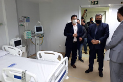 Dez leitos de Unidade de Terapia Intensiva (UTI) para tratamento da Covid-19 foram abertos no Hospital Madre de Dio, em São Miguel do Iguaçu, na região Oeste do Estado, nesta quinta-feira (17). A ativação é um esforço conjunto da Secretaria de Estado da Saúde do Paraná (Sesa), em parceria com a Itaipu Binacional, além do apoio da prefeitura de Foz do Iguaçu. - São Miguel do Iguaçu, 17/06/2021  -  Foto: Rodrigo Rossi/SESA