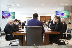 Governador Carlos Massa Ratinho Junior solicitou nesta quinta-feira (17) ao embaixador dos Estados Unidos no Brasil, Todd Chapman, a permissão para que Curitiba possa emitir vistos, seguindo o que já ocorre com São Paulo, Brasília, Belo Horizonte, Rio de Janeiro, Recife e Porto Alegre. Foto: Jonathan Campos/AEN