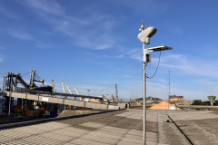 A Portos do Paraná implantou uma estação meteorológica própria, que disponibilizará medições e alertas em tempo real sobre as condições atmosféricas no Porto de Paranaguá. A ferramenta poderá ser acessada por toda a comunidade portuária, servindo de auxílio na prevenção de acidentes de trabalho. -  Paranaguá, 21/06/2021  - Foto: Cláudio Neves/Portos do Paraná