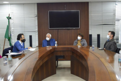A Fomento Paraná retomou a agenda de reuniões nos municípios do Estado como parte da estratégia de aproximação para fortalecimento de parcerias visando a ampliação do acesso ao crédito para atender empreendedores informais, micro e pequenas empresas, com programas como o Banco da Mulher Paranaense, o Banco do Agricultor Paranaense e o Microcrédito. Foto: Fomento Paraná