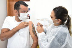 Universidade Estaduais avançam na imunização de trabalhadores  -  Curitiba, 02/07/2021  -  Foto: SETI