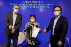 A Fomento Paraná formalizou uma parceria com o Sebrae para utilizar o Fundo de Aval às Micro e Pequenas Empresas (Fampe) como garantia nas operações de microcrédito contratadas pela instituição em todo o estado. A medida vai facilitar e ampliar o acesso ao crédito da instituição para micro e pequenos empreendedores.  -  Curitiba, 15/07/2021  -  Foto: Ari Dias/AEN