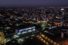 Prédios públicos foram iluminados de azul para conscientizar sobre Síndrome do X Frágil Foto: Jonathan Campos/AEN