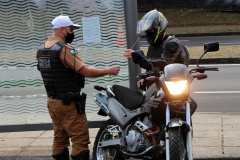 A moto é um dos veículos mais democráticos do brasileiro e alia custo benefício com praticidade num trânsito cada vez mais intenso no meio urbano.  -  Foto: Soldado Adilson Voinaski Afonso