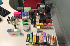 PM encaminha três pessoas e apreende materiais de jogos de azar e cigarros eletrônicos durante operação AIFU em Curitiba - Curitiba, 13/08/2021 - Foto: PMPR