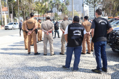 Denúncias de crimes e casos de violência na região Central da Capital embasaram a Ação Integrada de Fiscalização Urbana (AIFU), em parceria com a 1ª Companhia do 12º Batalhão da PM (12º BPM), a deflagrarem a primeira edição da operação Centro Seguro, nesta quinta-feira (19/08).   -  Curitiba, 19/08/2021  -  Foto: SESP-PR