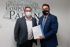 A prefeitura de Guarapuava a Controladoria-Geral do Estado assinaram, nesta segunda-feira (23), acordo de cooperação técnica para a rede Controla Paraná. Por meio dessa rede, todas as prefeituras do Paraná têm na CGE um parceiro no controle e monitoramento de seus recursos, por meio da troca de experiência e capacitação.  -  Curitiba, 23/08/2021  -  Foto: Gabrielly Pontes/CGE