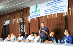 O chefe da Casa Civil Guto Silva e o secretário estadual do Desenvolvimento Sustentável e Turismo, Márcio Nunes, participaram, em Carlópolis, do evento de Governança de Angra Doce, que busca fortalecer a atividade turística como instrumento de desenvolvimento econômico do Norte Pioneiro. Foto: José Fernando Ogura/AEN
