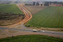 Obras do Contorno Sul de Wenceslau Braz avançam para desviar tráfego pesado da área urbana.
Foto Gilson Abreu/AEN