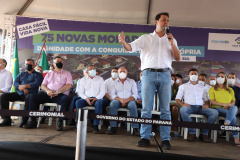 O governador Carlos Massa Ratinho Junior participou nesta sexta-feira (3) do lançamento da pedra fundamental da obra de construção de 75 casas populares em Jandaia do Sul, no Vale do Ivaí.  Foto: Ari Dias/AEN